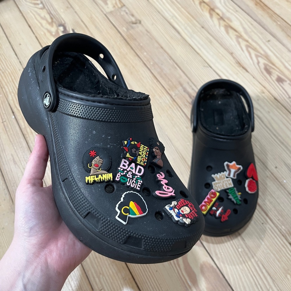 Crocs Classic Platform Lined Clogs Womens 10 Black Faux Fur Charms Jibbitz y2k